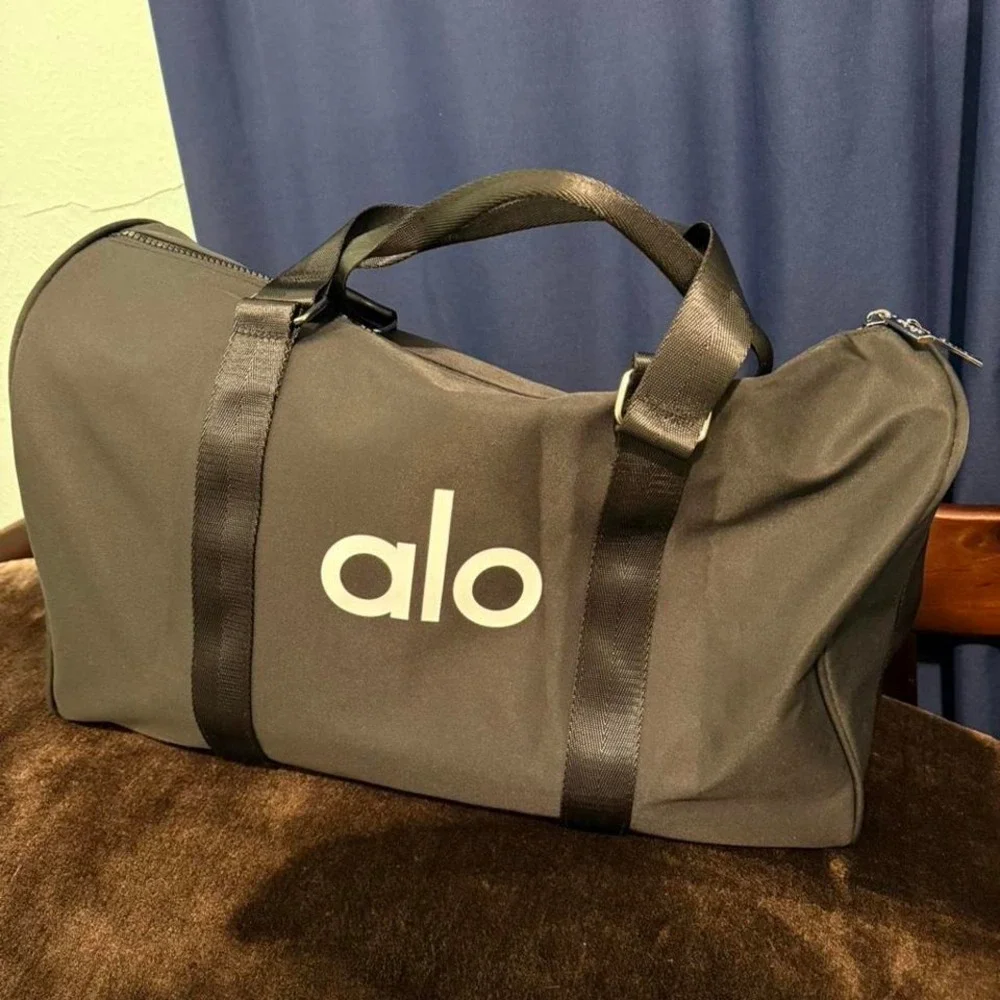 Alo Yoga Duffle Bag Black NWOT